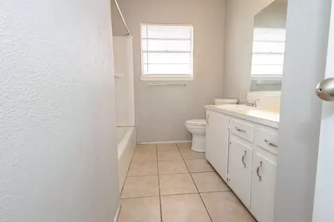709 Yonkers St, Plainview, TX 79072 photo 27