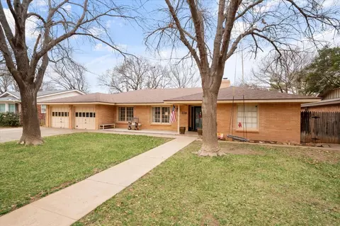 3716 64th Dr, Lubbock, TX 79413 photo 2