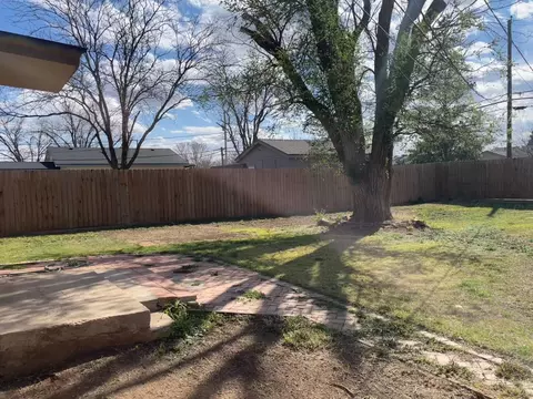 809 Yonkers St, Plainview, TX 79072 photo 18