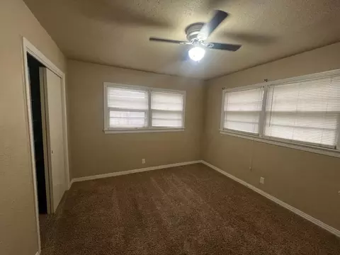 809 Yonkers St, Plainview, TX 79072 photo 4