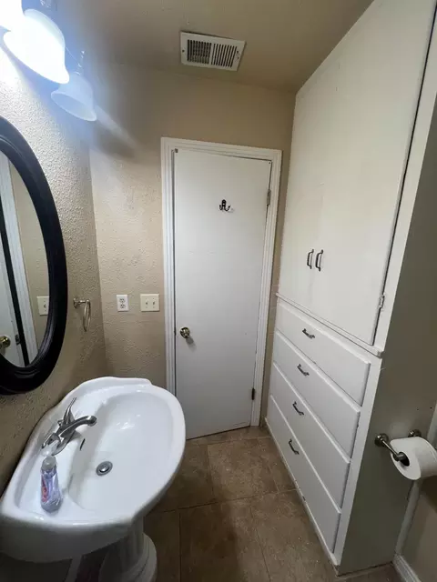 809 Yonkers St, Plainview, TX 79072 photo 12