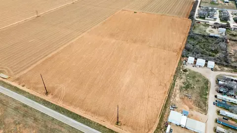 602 E 82nd, Lubbock, TX photo 2