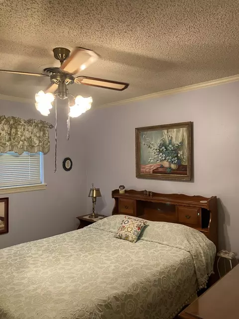 1306 Itasca St, Plainview, TX 79072 photo 11