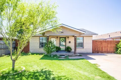 1313 Oakland St, Plainview, TX 79072 photo 1