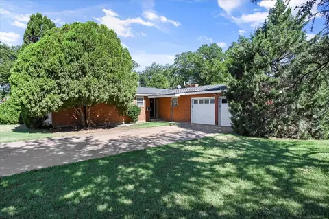 1101 Ennis, Plainview, TX 79072 photo 1