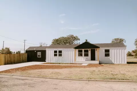 1202 W 21st St, Plainview, TX 79072 photo 1