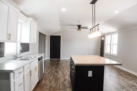 1202 W 21st St, Plainview, TX 79072 photo 7
