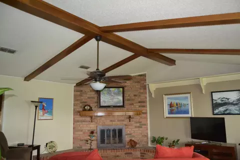 3615 Red Oak Ln, Plainview, TX 79072 photo 3