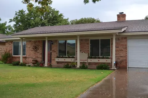 3615 Red Oak Ln, Plainview, TX 79072 photo 1
