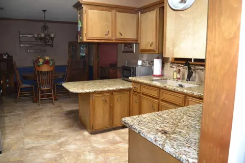3615 Red Oak Ln, Plainview, TX 79072 photo 12