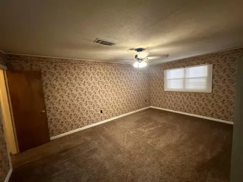 2101 Smythe St, Plainview, TX 79072 photo 10