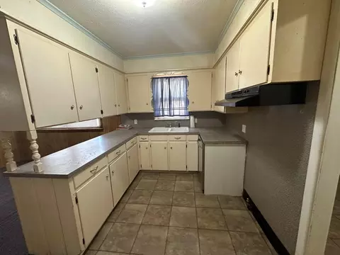 2101 Smythe St, Plainview, TX 79072 photo 5