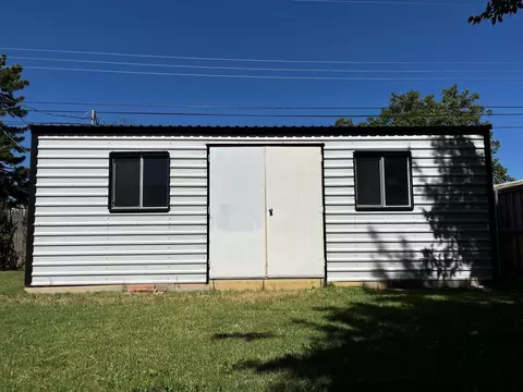 3004 W 19th, Plainview, TX 79072 photo 3