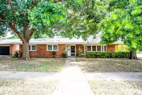 5709 Geneva Ave, Lubbock, TX 79413