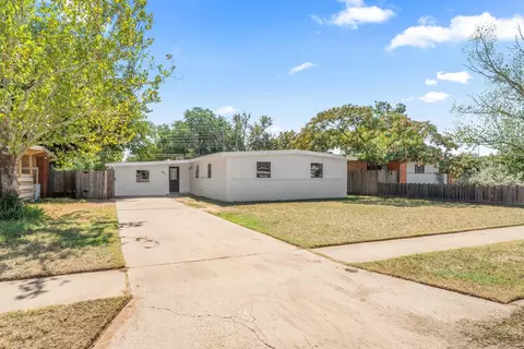 2811 65th St, Lubbock, TX 79413 photo 3