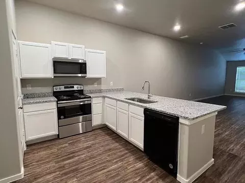 2114 N Jayton Ave, Lubbock, TX 79403 photo 3