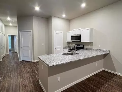 2114 N Jayton Ave, Lubbock, TX 79403 photo 1