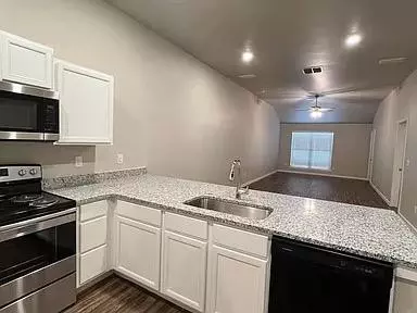 2114 N Jayton Ave, Lubbock, TX 79403 photo 4