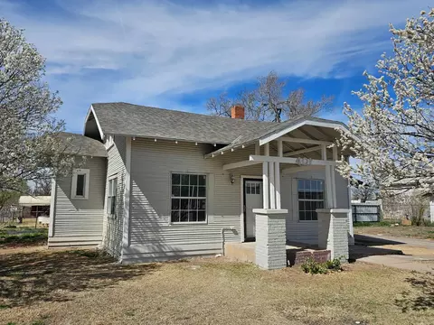 401 Cedar St, Plainview, TX 79072 photo 1