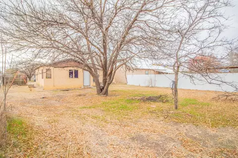 1608 Independence St, Plainview, TX 79072 photo 4