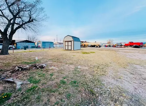 1706 W 26th, Plainview, TX 79072 photo 8