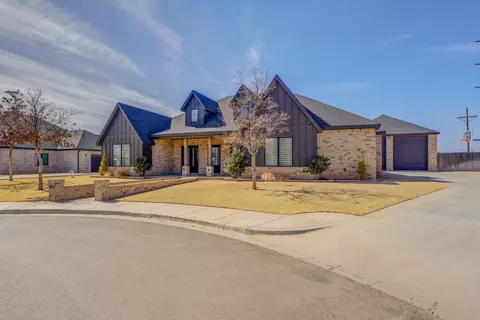 10702 Huron Ave, Lubbock, TX 79424 photo 2