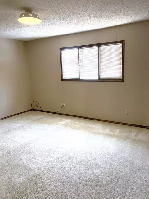 Bedroom - 1001 Jefferson St, Plainview, TX 79072 photo 2 of 3