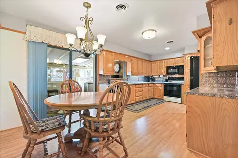 3002 Castro St, Plainview, TX 79072 photo 10