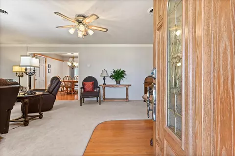 3002 Castro St, Plainview, TX 79072 photo 3
