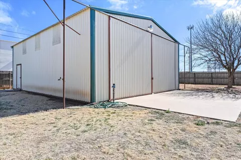 3002 Castro St, Plainview, TX 79072 photo 25
