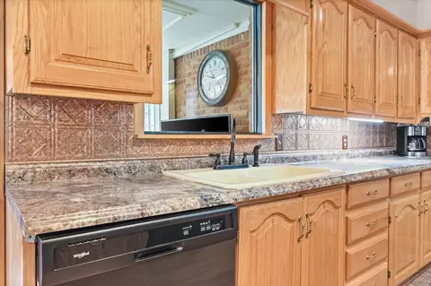 3002 Castro St, Plainview, TX 79072 photo 13