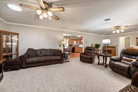 3002 Castro St, Plainview, TX 79072 photo 9