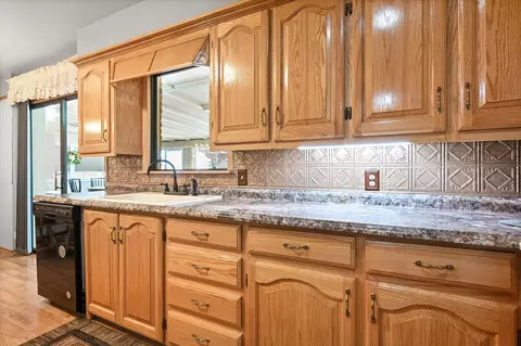 3002 Castro St, Plainview, TX 79072 photo 16