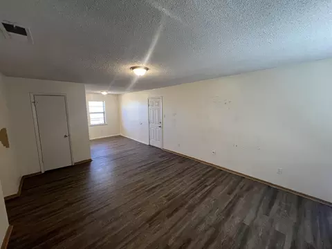 807 E 79th St, Lubbock, TX 79404 photo 3