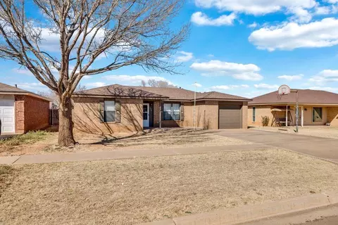 318 E 20th St, Wolfforth, TX 79382 photo 2
