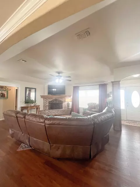 605 S Itasca, Plainview, TX 79072 photo 6