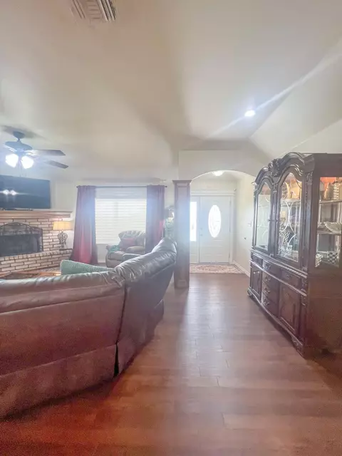 605 S Itasca, Plainview, TX 79072 photo 5
