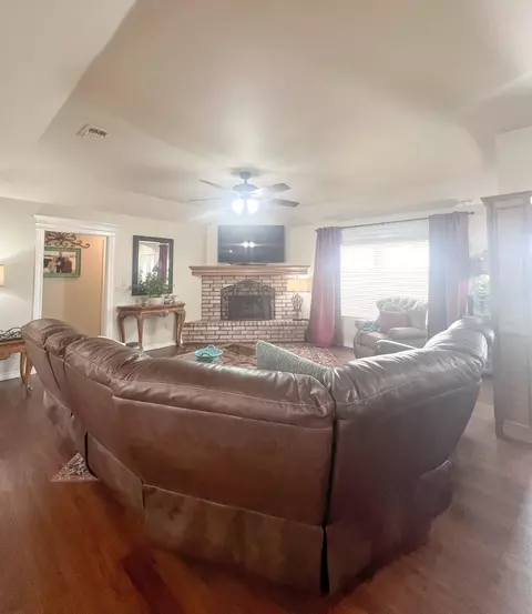 605 S Itasca, Plainview, TX 79072 photo 3