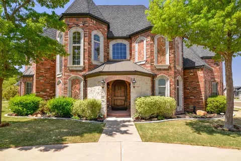 1106 N 14th St, Wolfforth, TX 79382