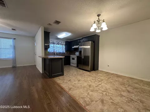 2437 E 30th St, Lubbock, TX 79404 photo 6
