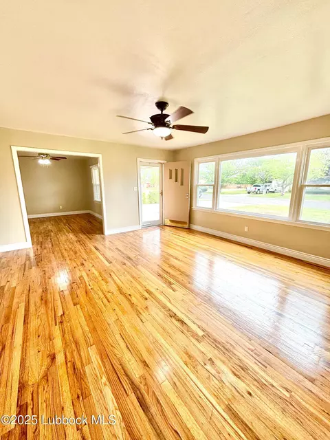 815 Amarillo, Plainview, TX 79072 photo 2