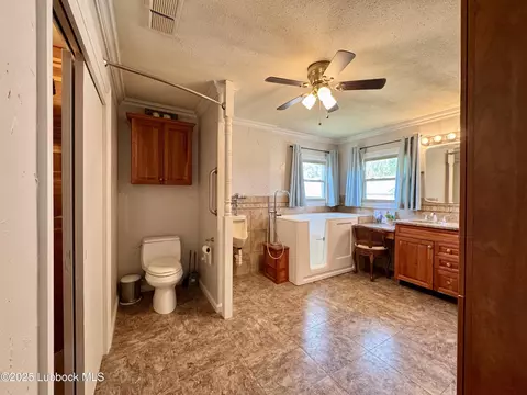 213 E 7th St, Idalou, TX 79329 photo 16