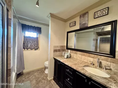 213 E 7th St, Idalou, TX 79329 photo 21