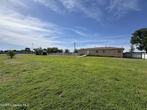 213 E 7th St, Idalou, TX 79329 photo 32