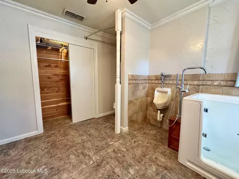 213 E 7th St, Idalou, TX 79329 photo 17