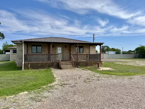 213 E 7th St, Idalou, TX 79329 photo 1