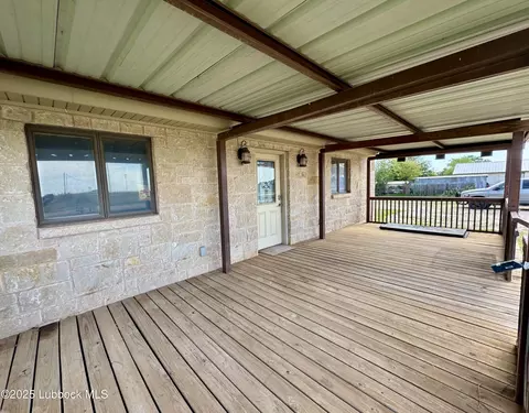 213 E 7th St, Idalou, TX 79329 photo 9