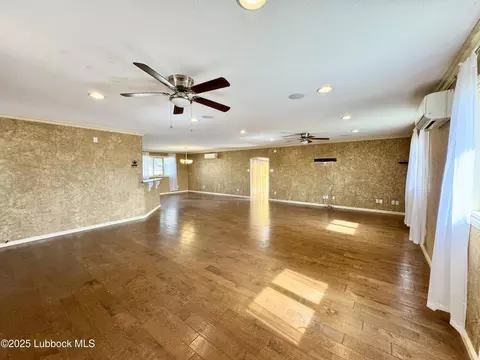 213 E 7th St, Idalou, TX 79329 photo 10