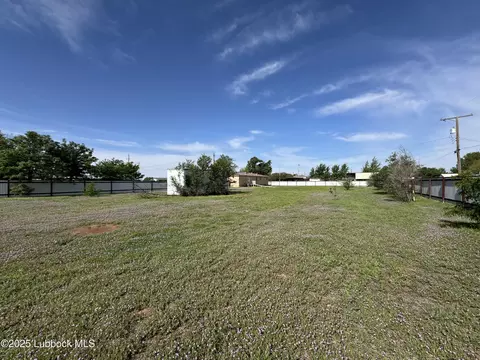 213 E 7th St, Idalou, TX 79329 photo 33