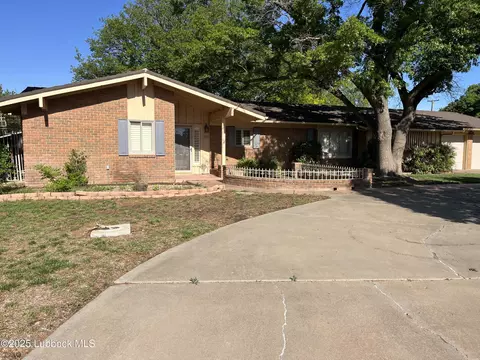 1105 Holliday, Plainview, TX 79072 photo 4